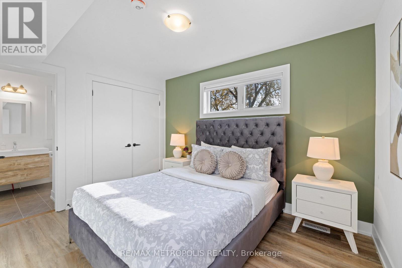 447 Lansdowne Avenue Property Photo 42