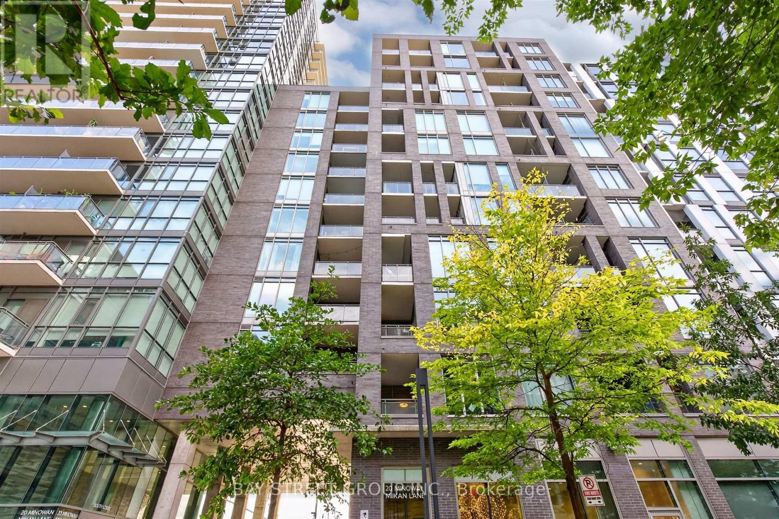 211 - 20 MINOWAN MIIKAN LANE W Property Photo 1