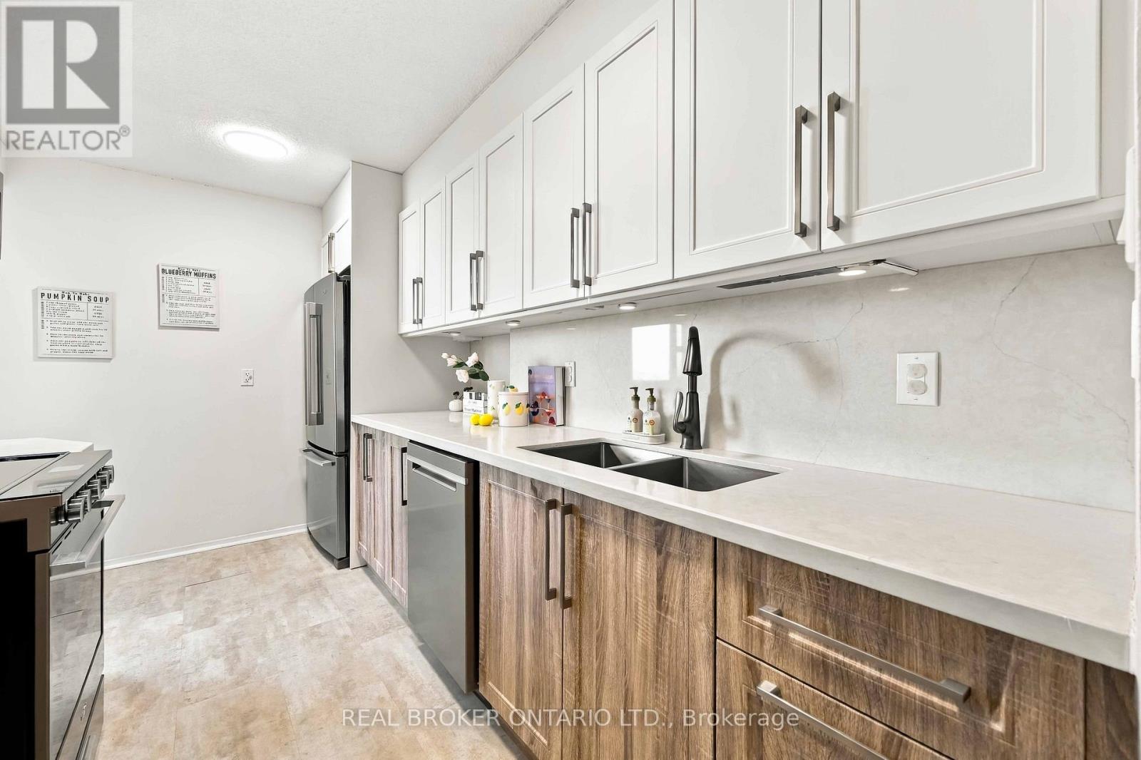 1805 - 5 Old Sheppard Avenue Property Photo 17