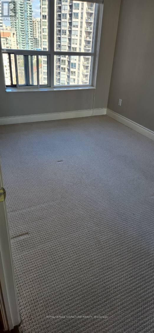 2010 - 5 Northtown Way Property Photo 11