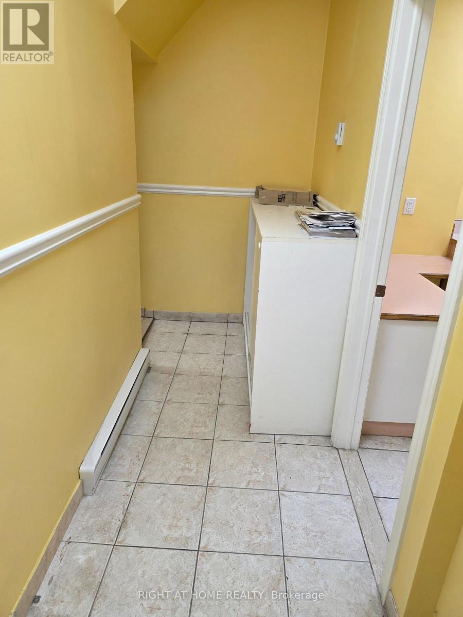 852 Bathurst Street Property Photo 5