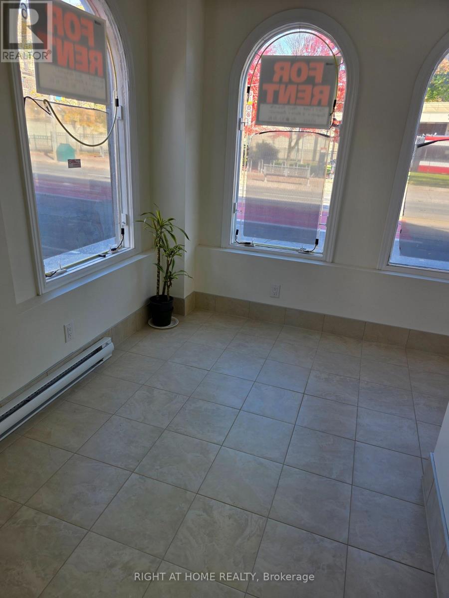 852 Bathurst Street Property Photo 16