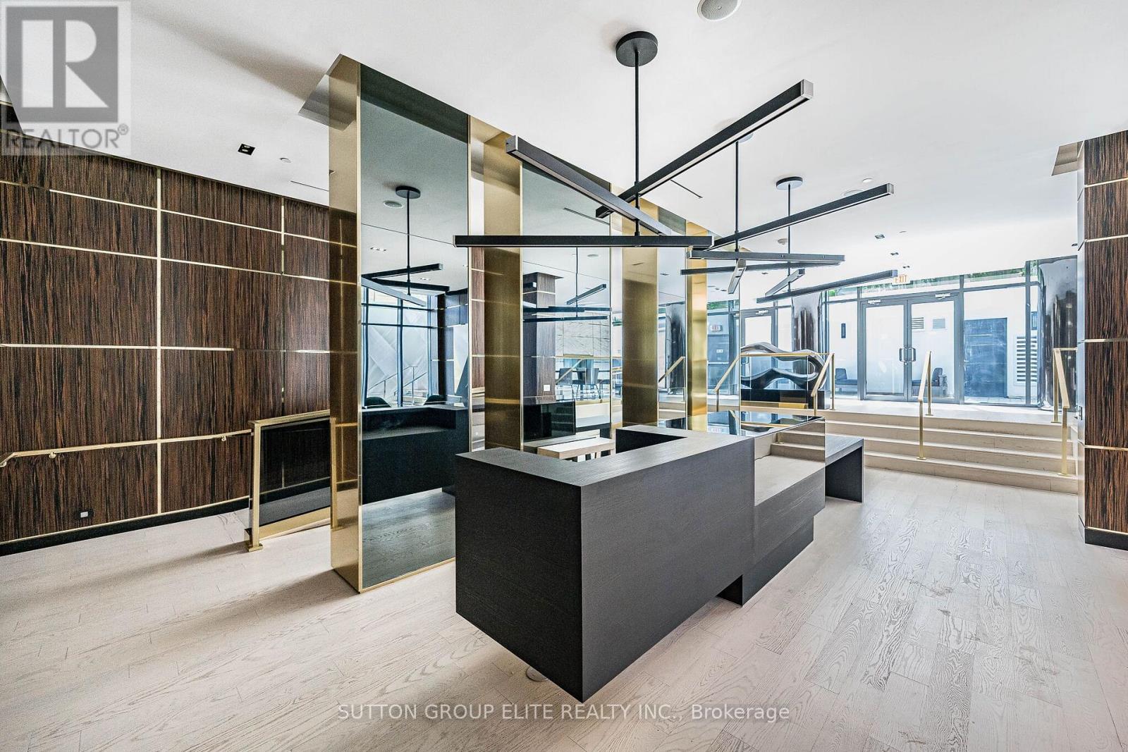 814 - 3018 Yonge Street Property Photo 5