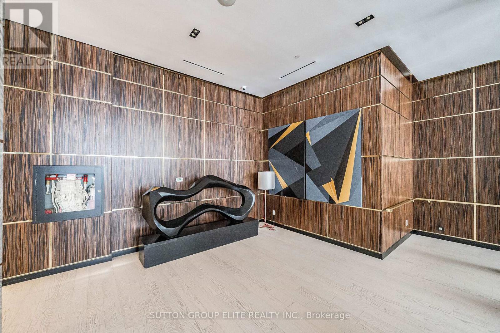 814 - 3018 Yonge Street Property Photo 6