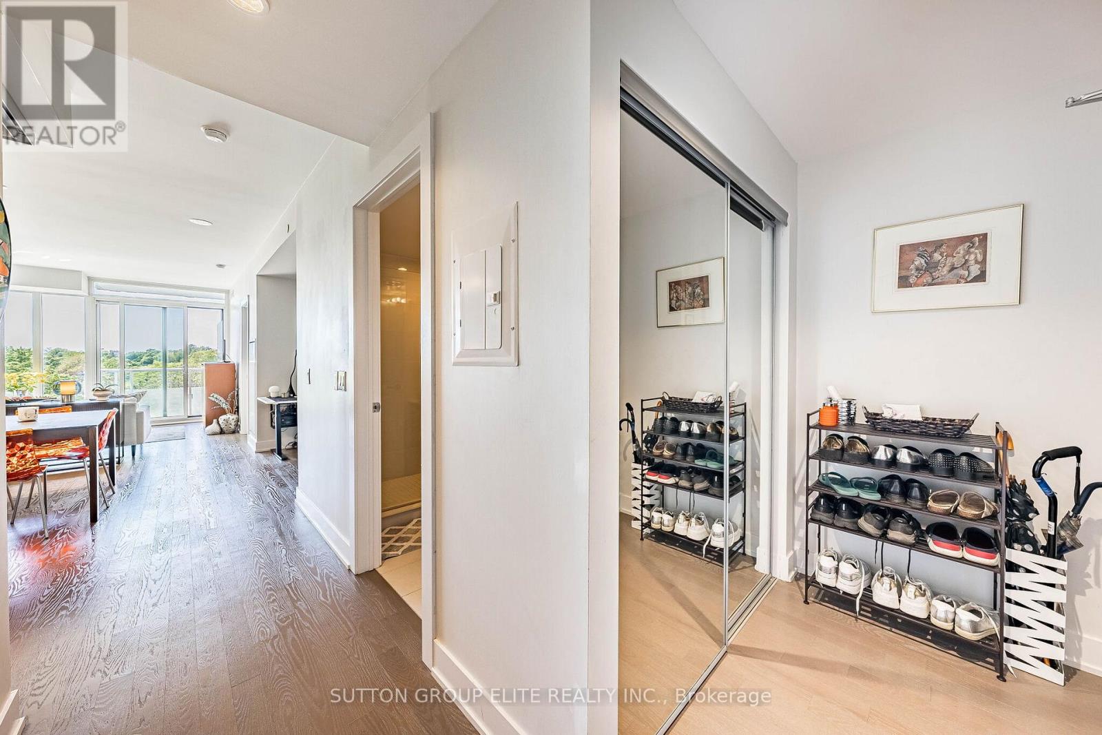 814 - 3018 Yonge Street Property Photo 8
