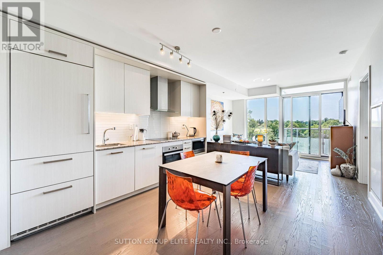 814 - 3018 Yonge Street Property Photo 9