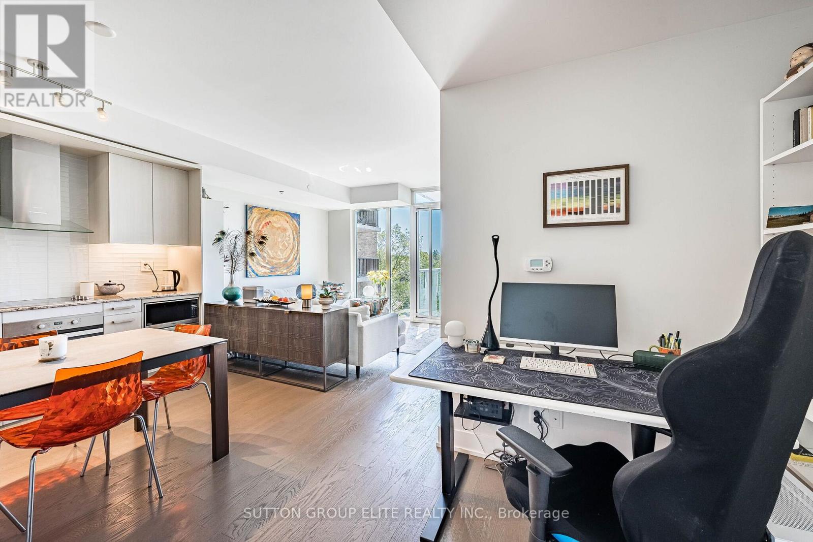 814 - 3018 Yonge Street Property Photo 17