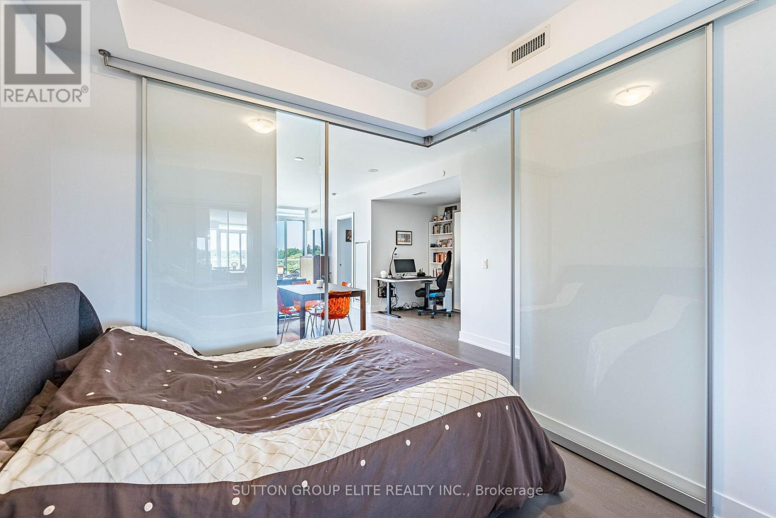 814 - 3018 Yonge Street Property Photo 23