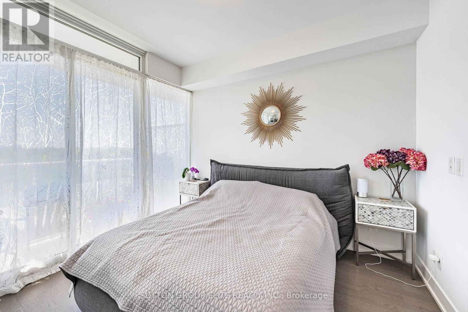 814 - 3018 Yonge Street Property Photo 26
