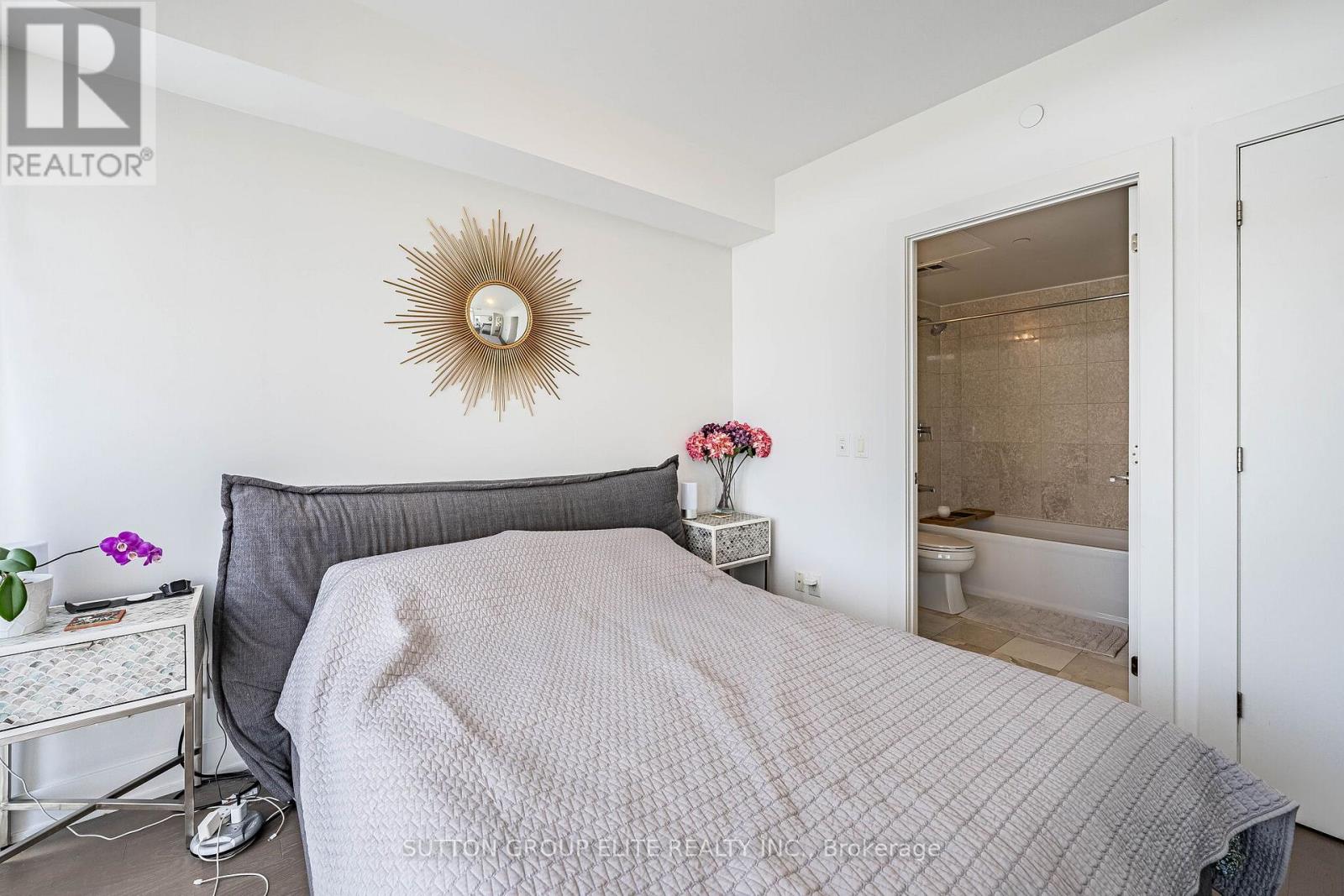 814 - 3018 Yonge Street Property Photo 27