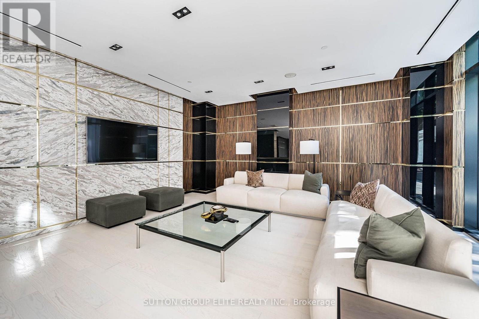 814 - 3018 Yonge Street Property Photo 46