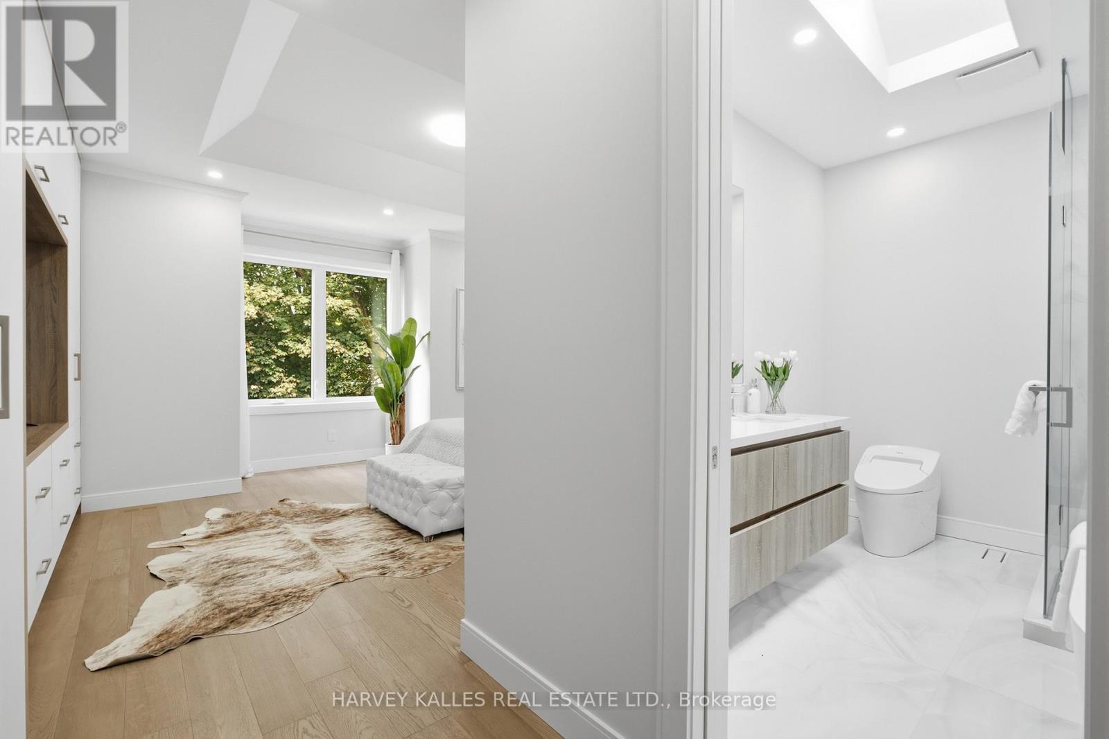 194 Sheldrake Boulevard Property Photo 16