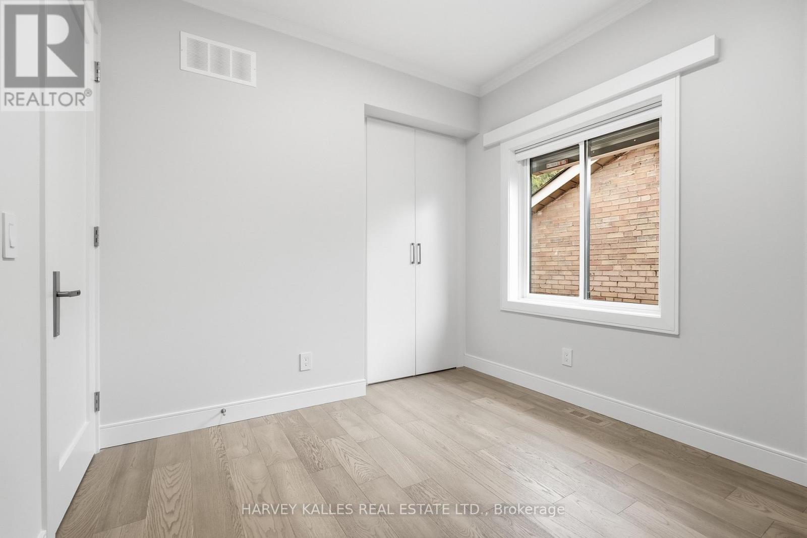 194 Sheldrake Boulevard Property Photo 21