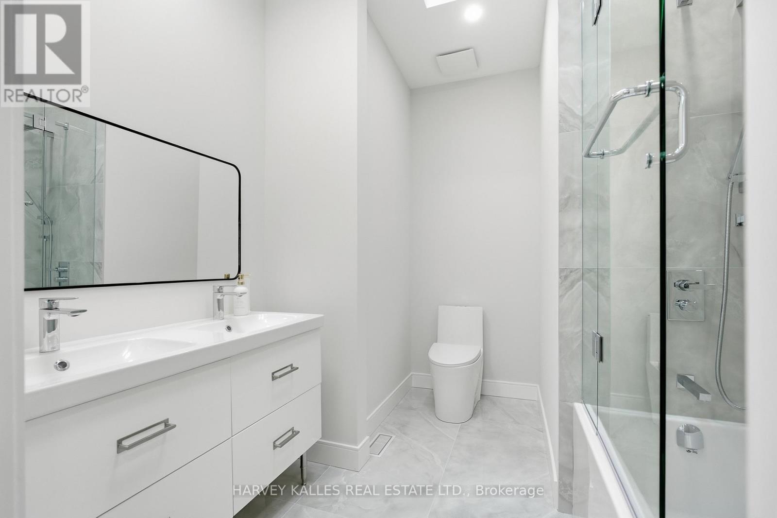 194 Sheldrake Boulevard Property Photo 22