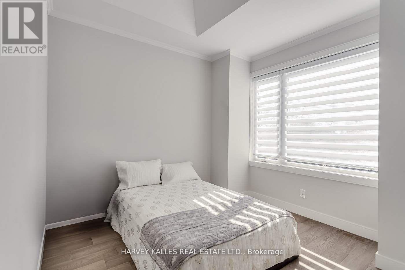 194 Sheldrake Boulevard Property Photo 23