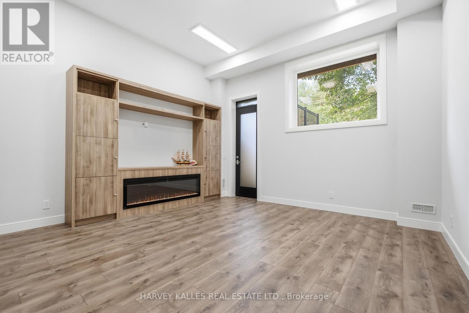 194 Sheldrake Boulevard Property Photo 27