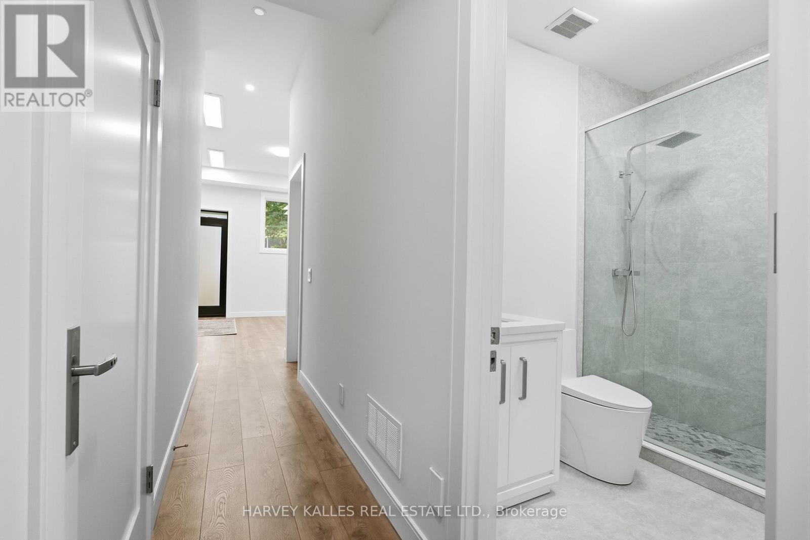 194 Sheldrake Boulevard Property Photo 29