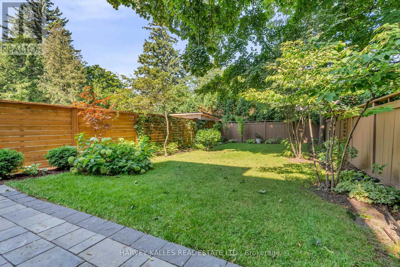194 Sheldrake Boulevard Property Photo 31