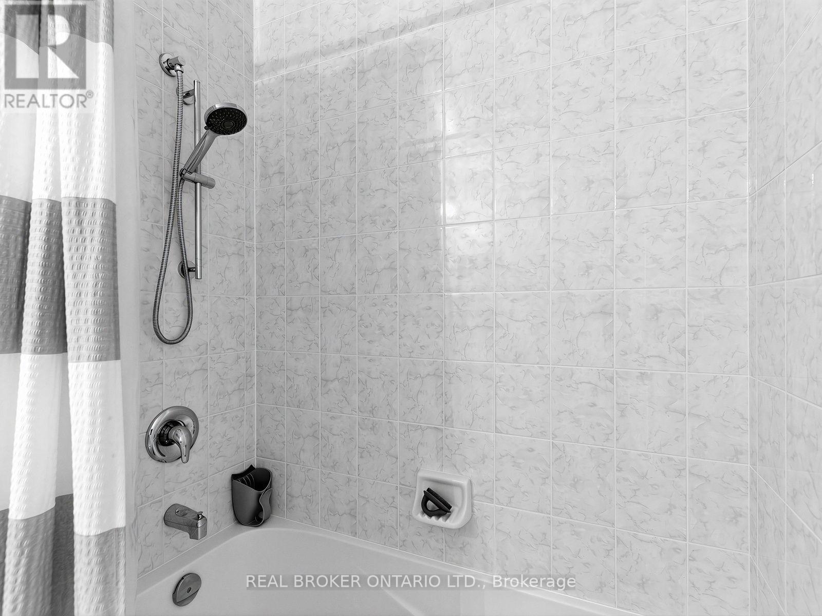 1717 - 25 Lower Simcoe Street Property Photo 16