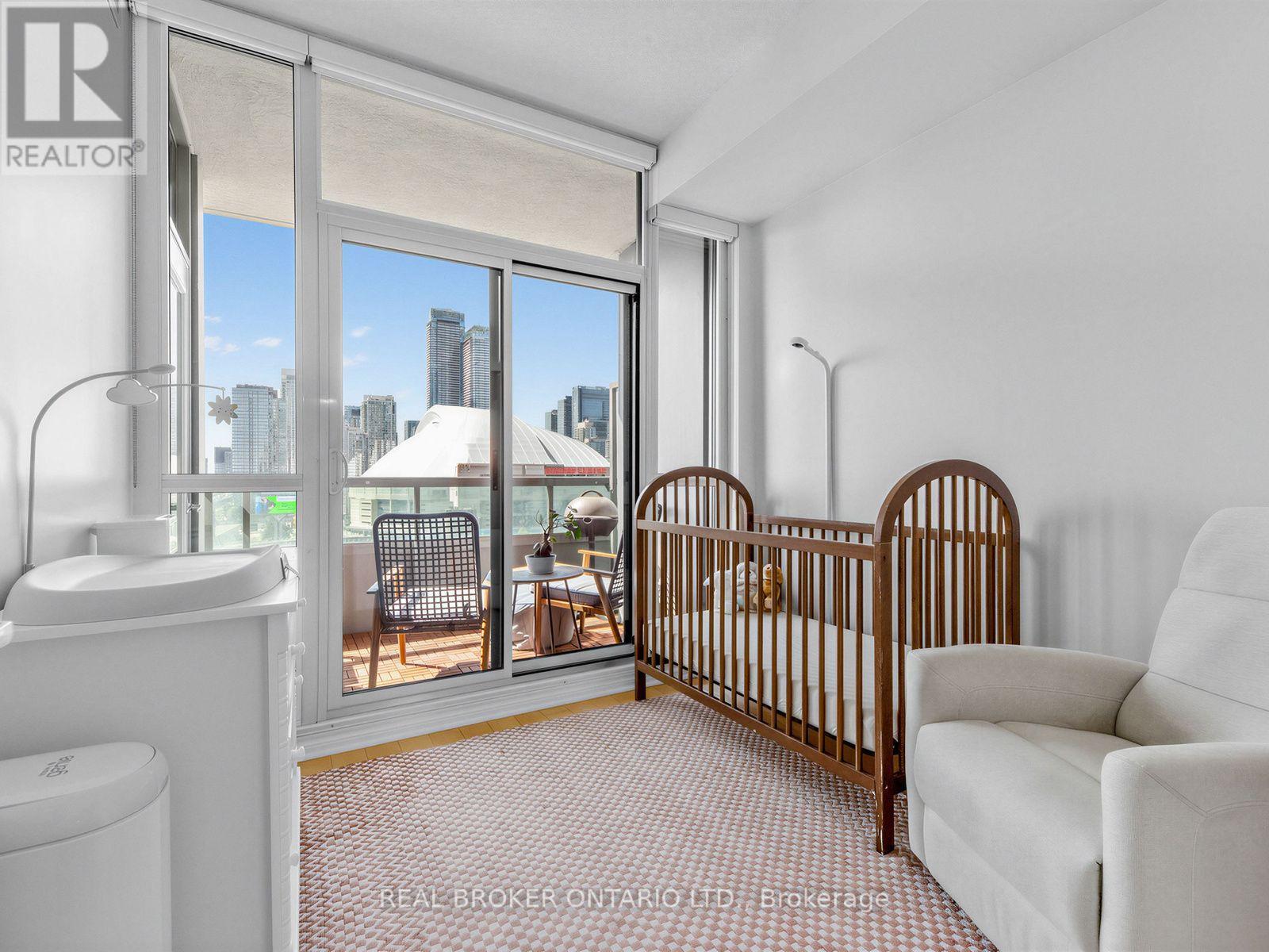 1717 - 25 Lower Simcoe Street Property Photo 17