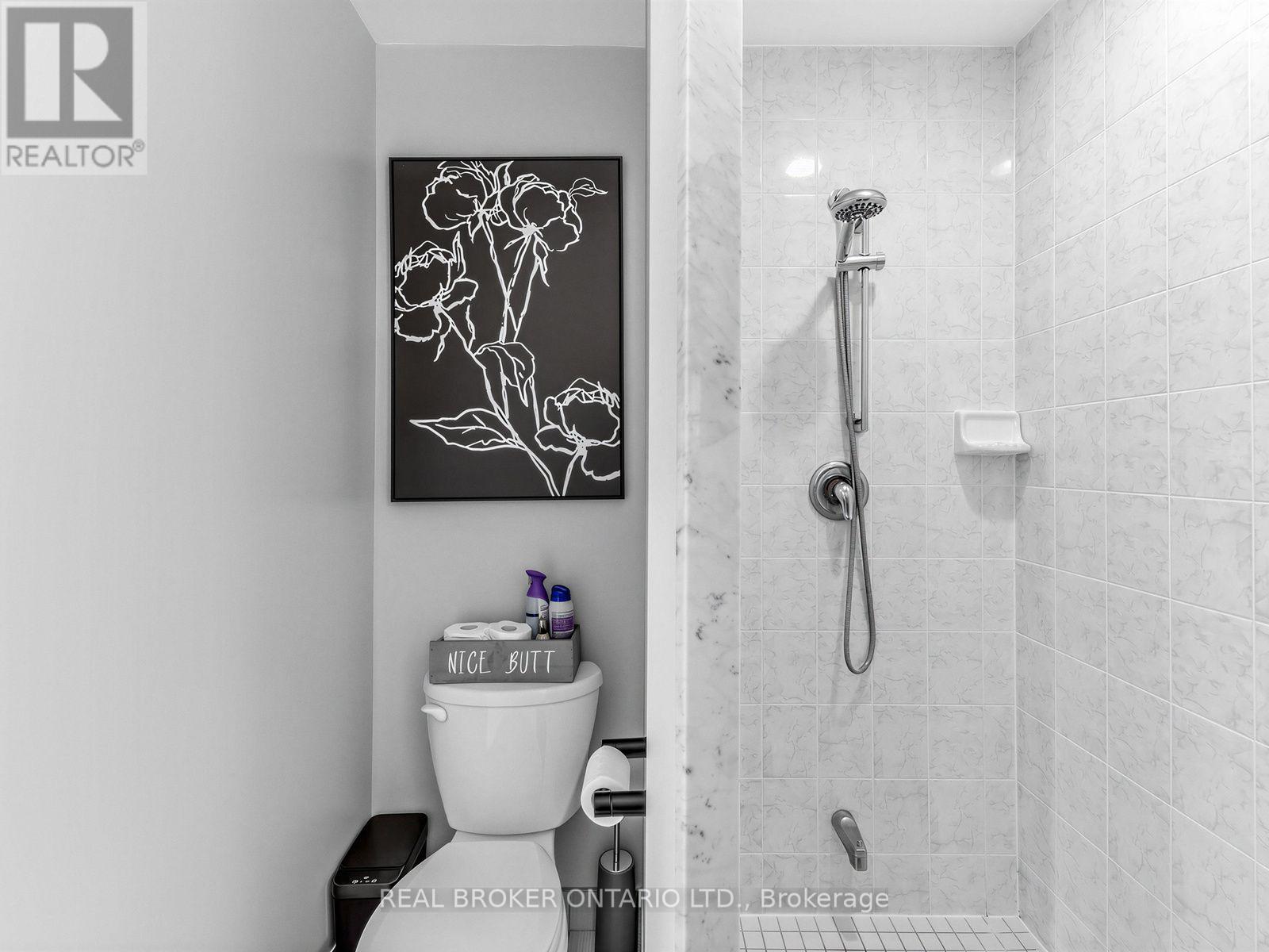 1717 - 25 Lower Simcoe Street Property Photo 21