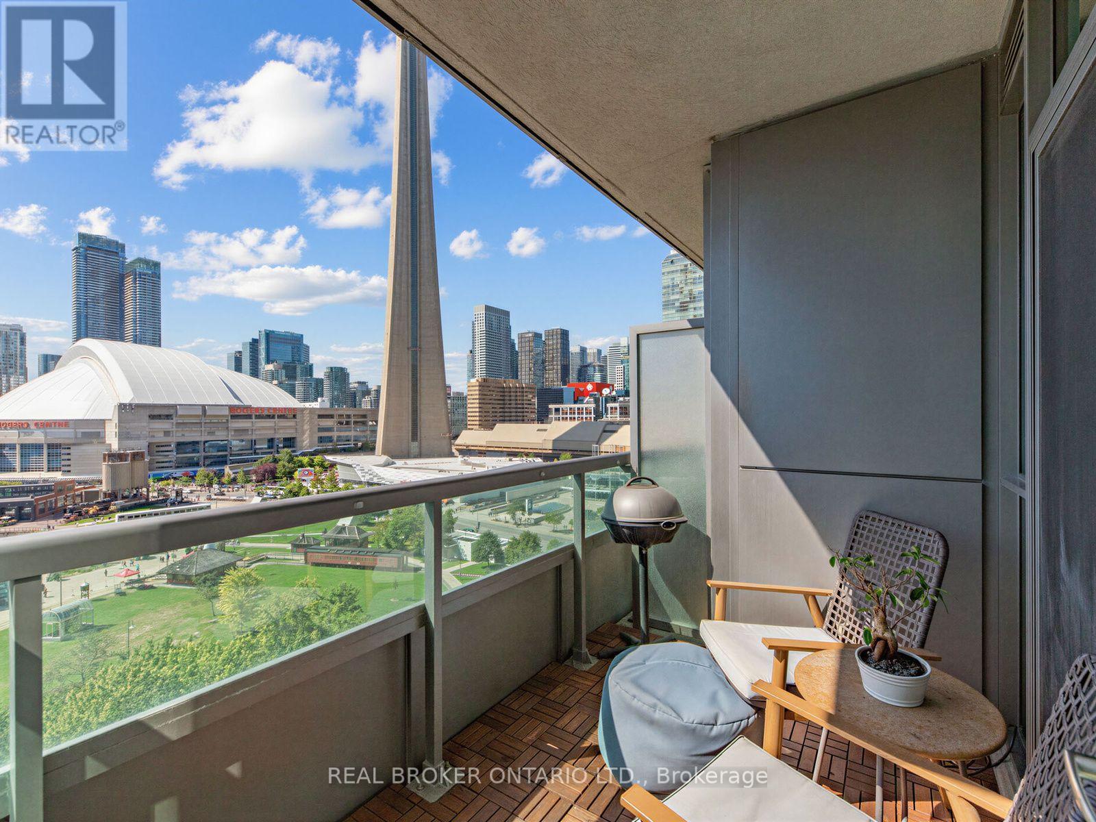 1717 - 25 Lower Simcoe Street Property Photo 22