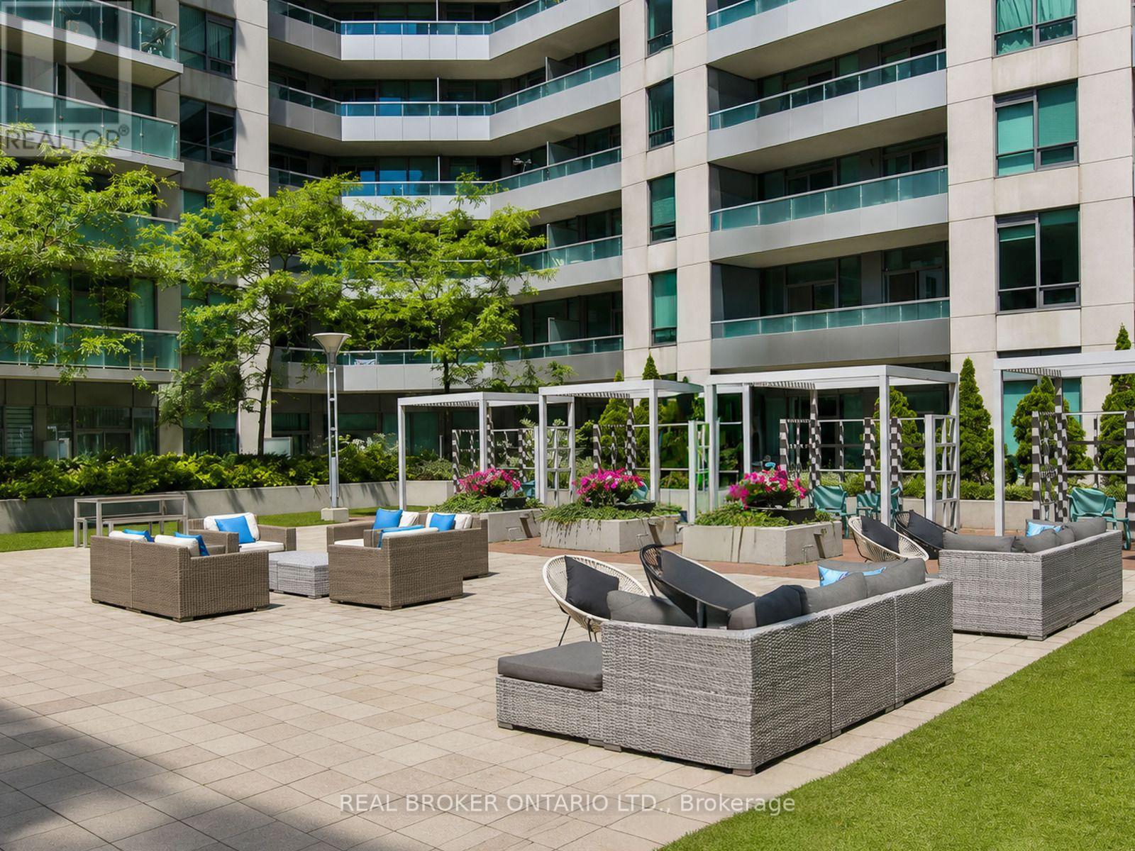 1717 - 25 Lower Simcoe Street Property Photo 27