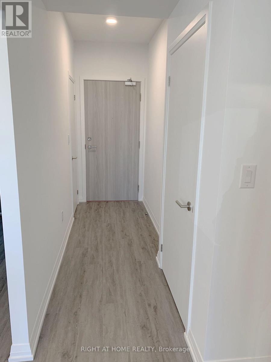 1612 - 75 Canterbury Place Property Photo 5