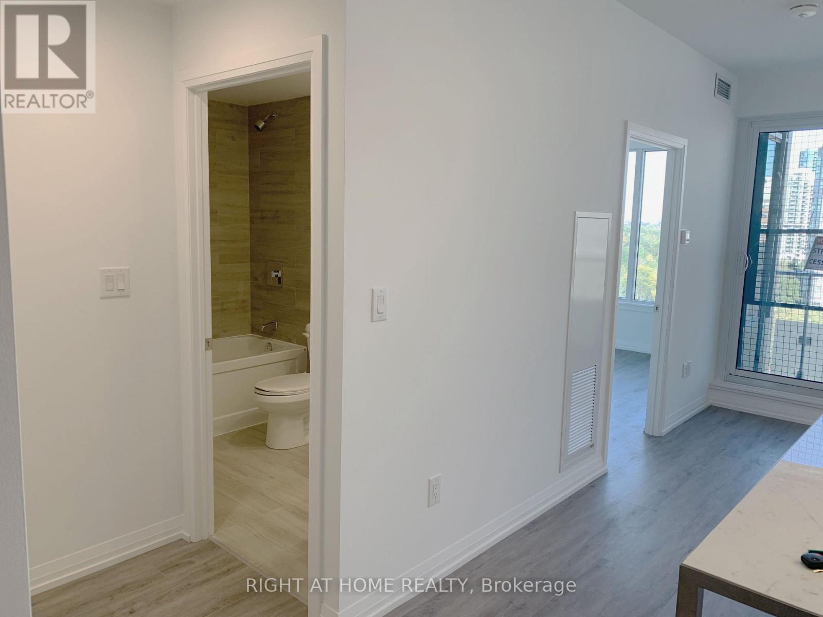 1612 - 75 Canterbury Place Property Photo 9