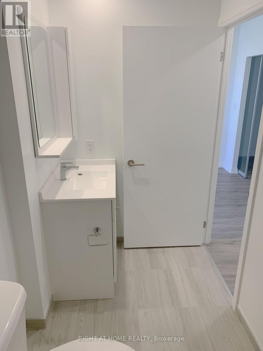 1612 - 75 Canterbury Place Property Photo 11