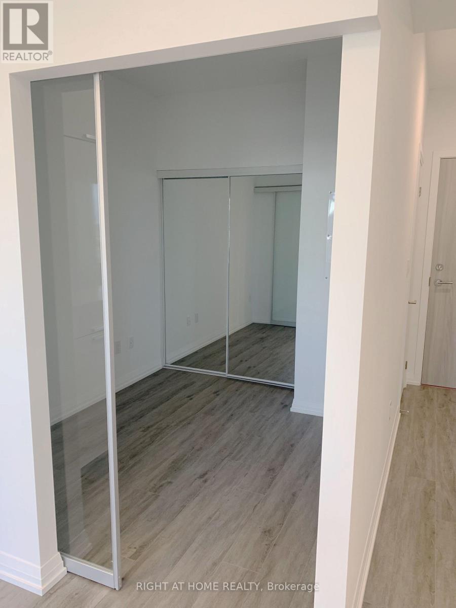 1612 - 75 Canterbury Place Property Photo 12