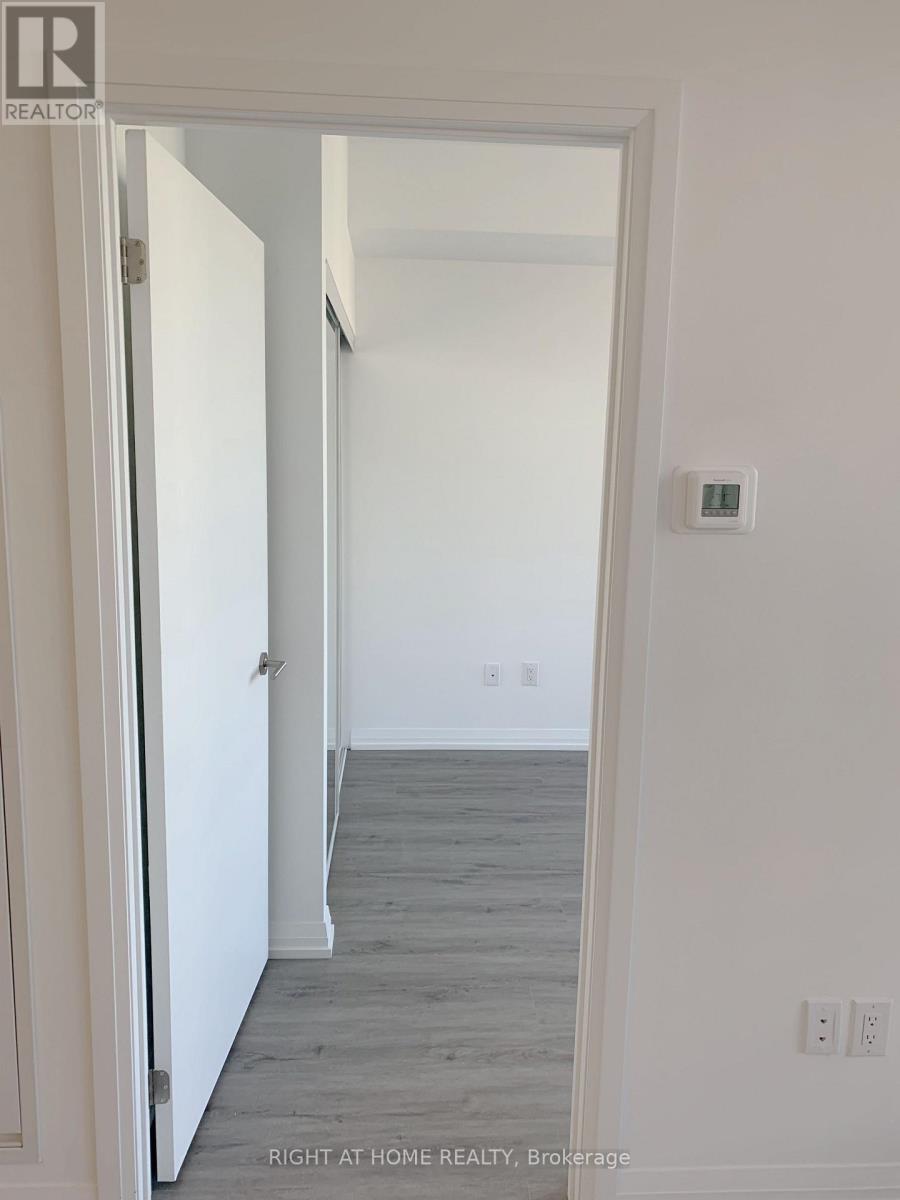 1612 - 75 Canterbury Place Property Photo 13
