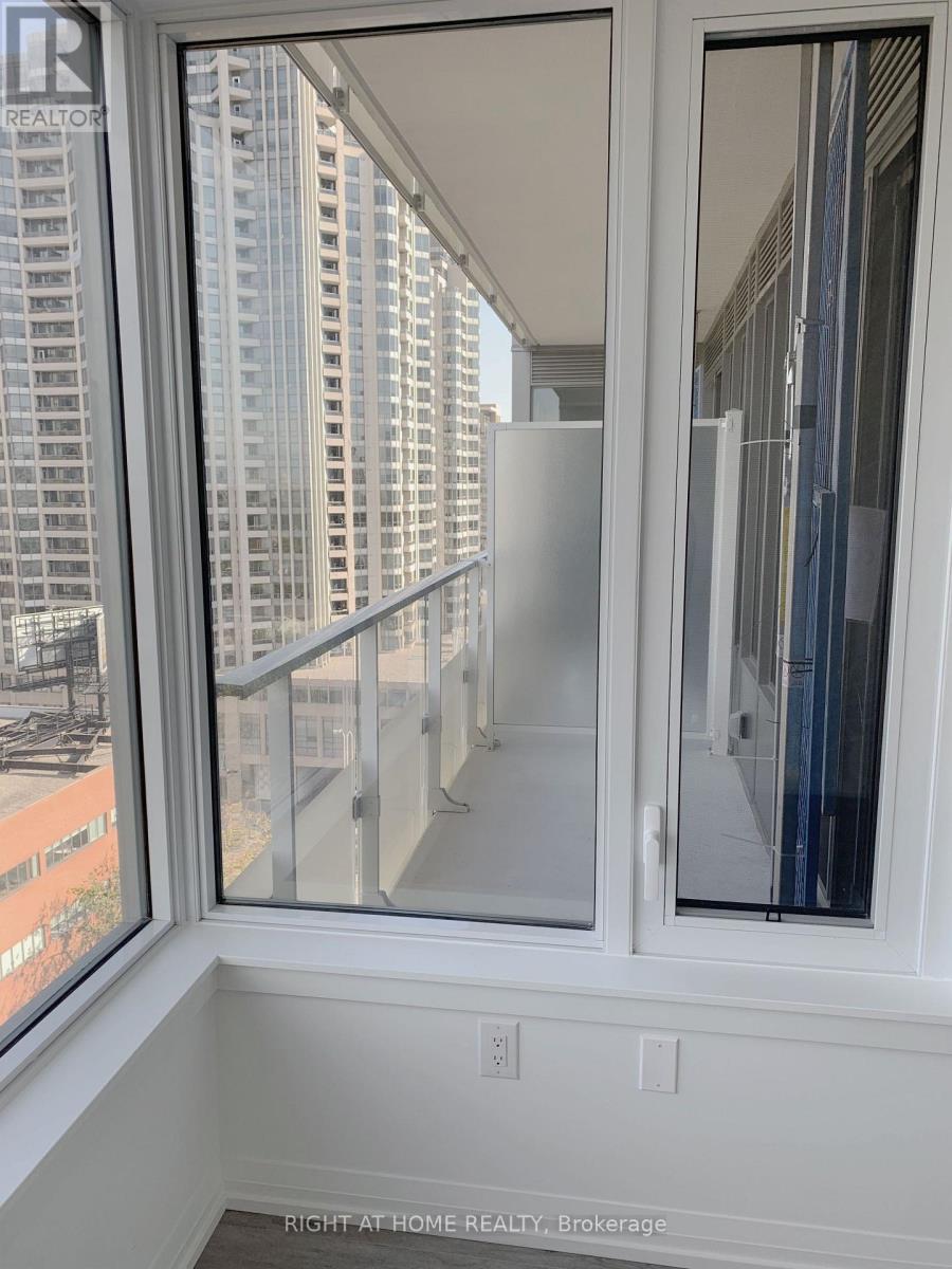 1612 - 75 Canterbury Place Property Photo 18