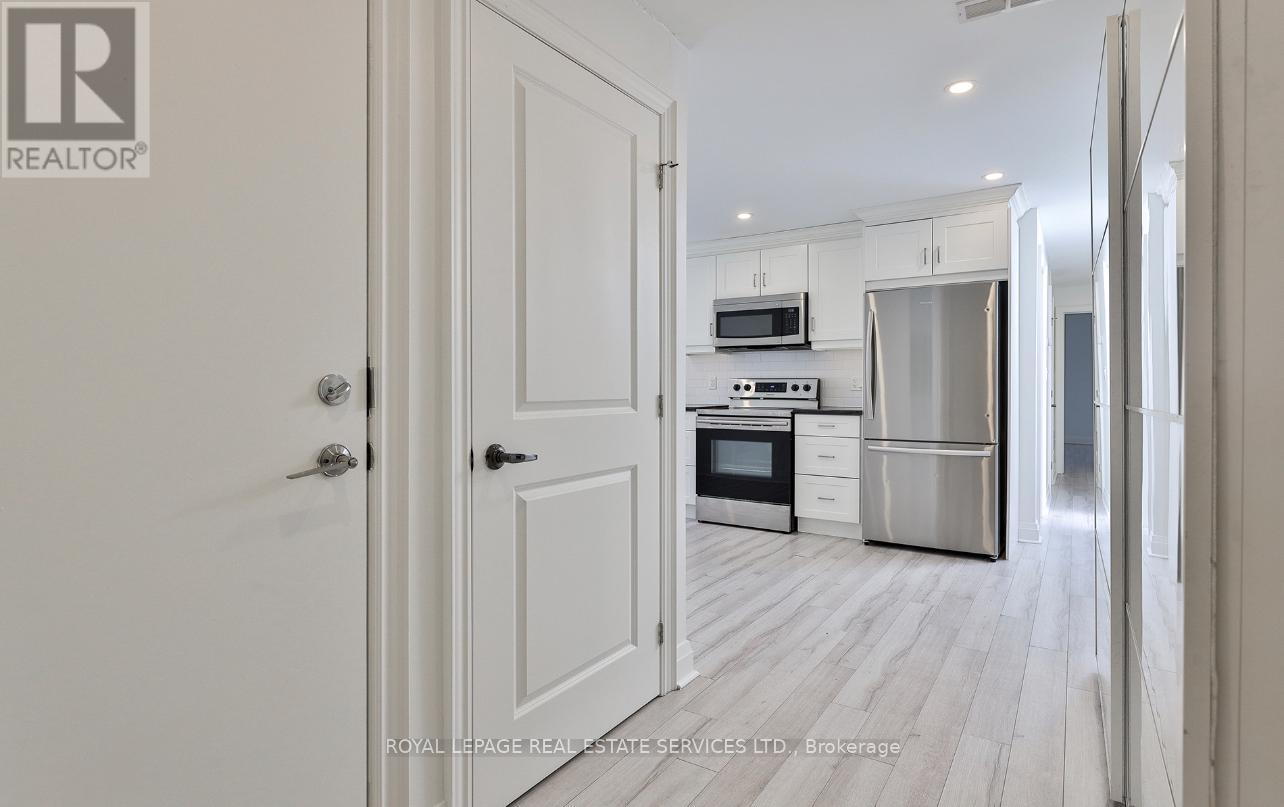 995 Bloor Street W Property Photo 3