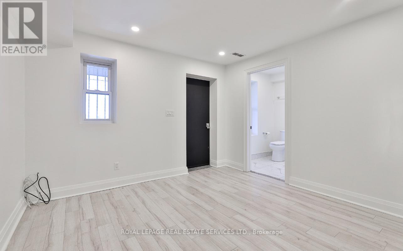 995 Bloor Street W Property Photo 5