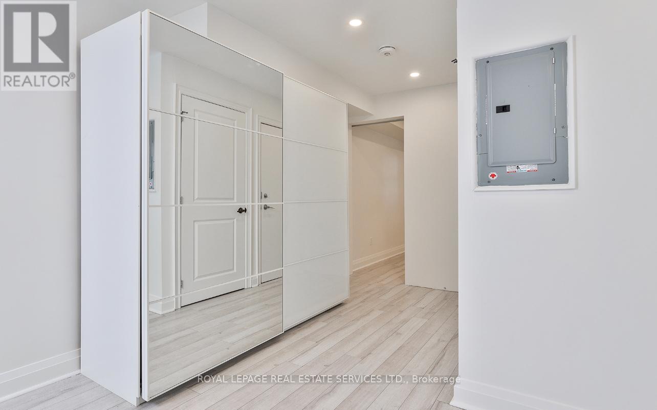 995 Bloor Street W Property Photo 12