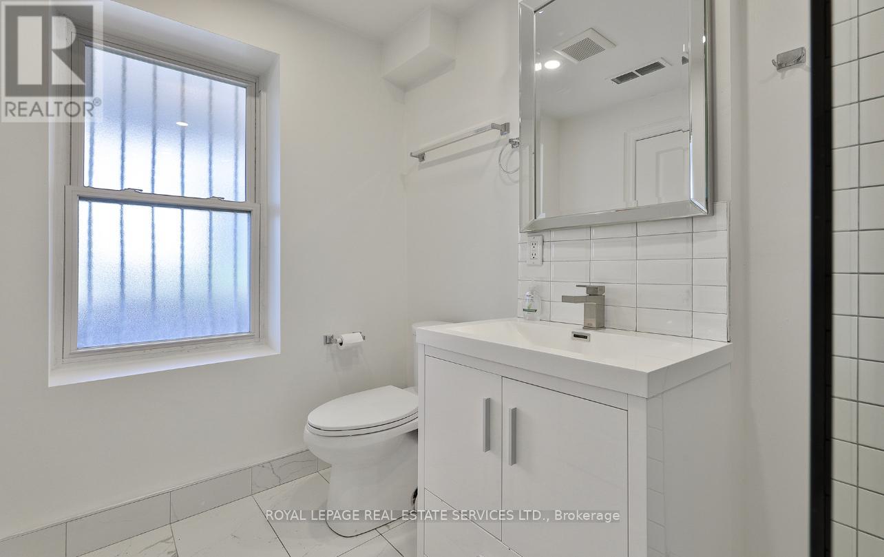995 Bloor Street W Property Photo 17