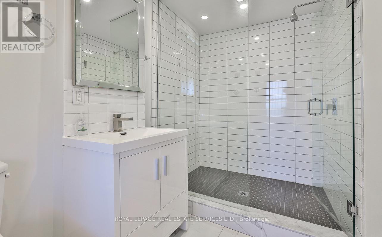 995 Bloor Street W Property Photo 18