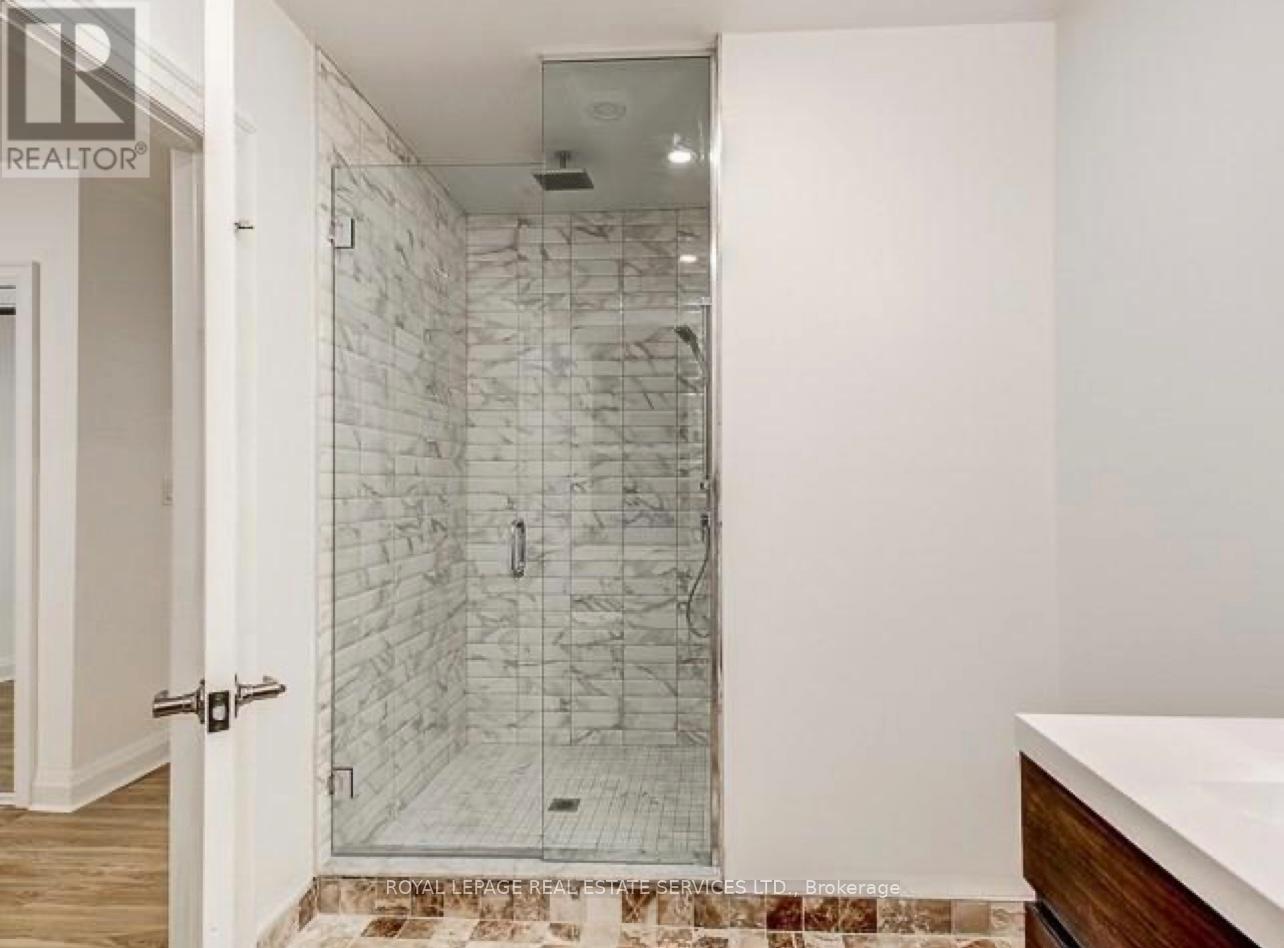 995 Bloor Street W Property Photo 19