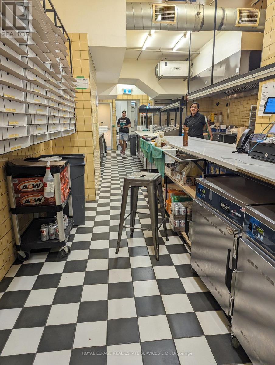 995 Bloor Street W Property Photo 25