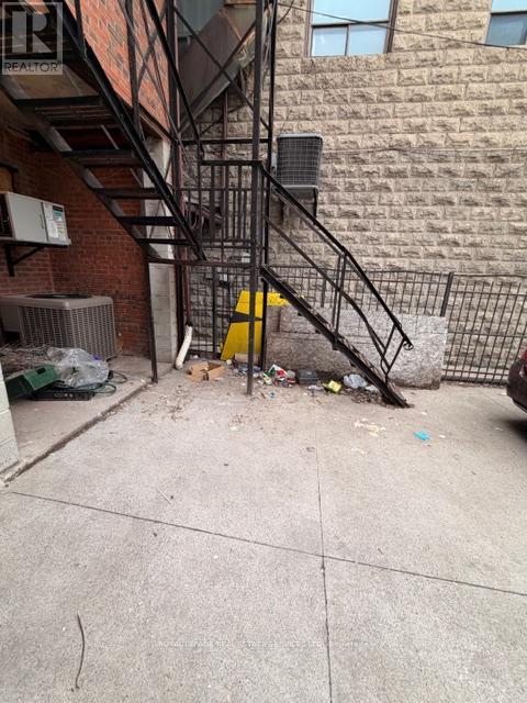 995 Bloor Street W Property Photo 27