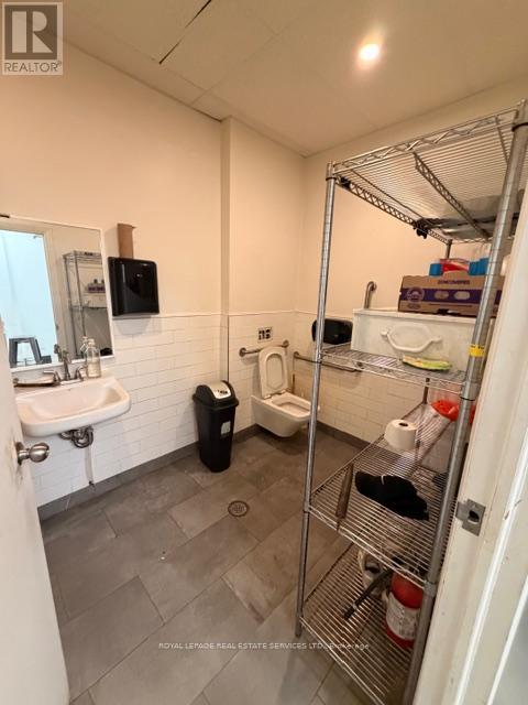 995 Bloor Street W Property Photo 29