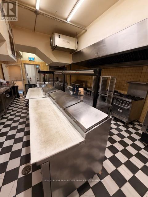 995 Bloor Street W Property Photo 33
