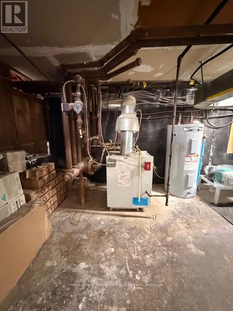 995 Bloor Street W Property Photo 48
