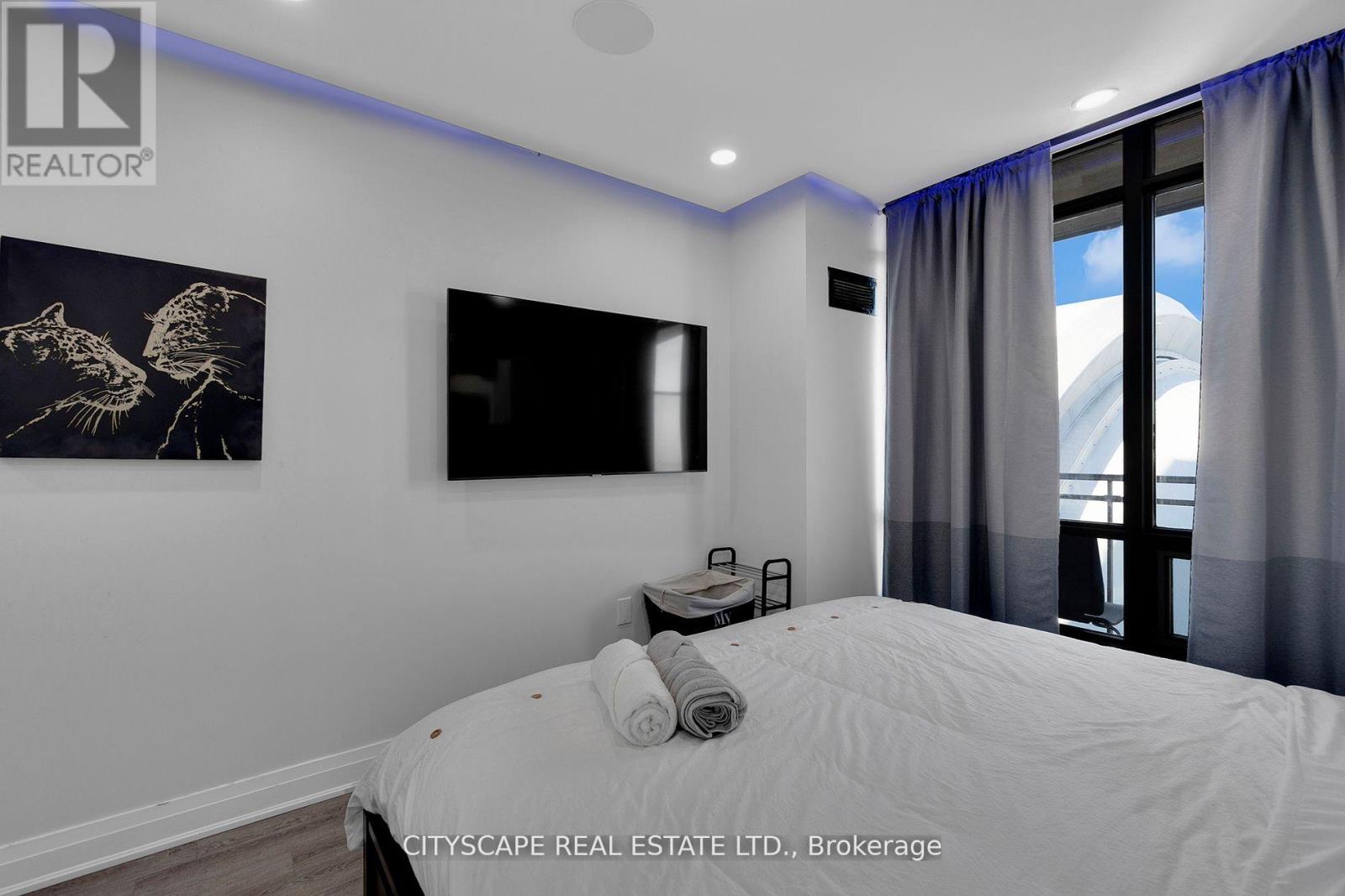 2308 - 3 Navy Wharf Court N Property Photo 17