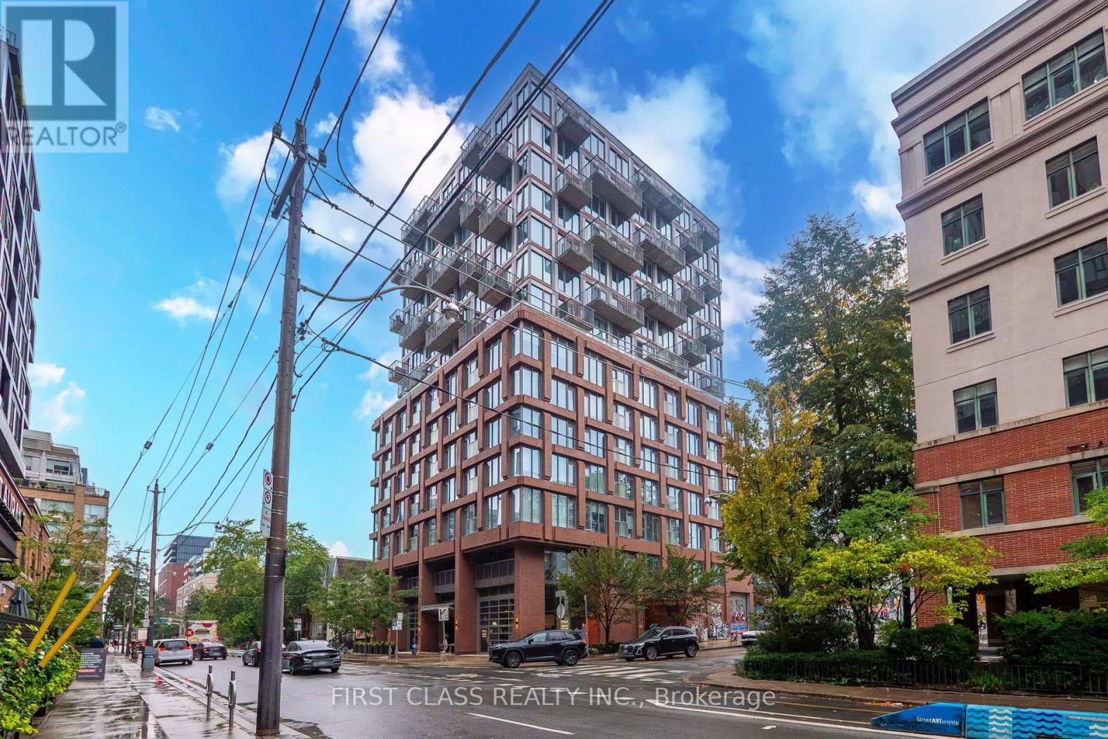 702 - 2 AUGUSTA AVENUE Property Photo 1