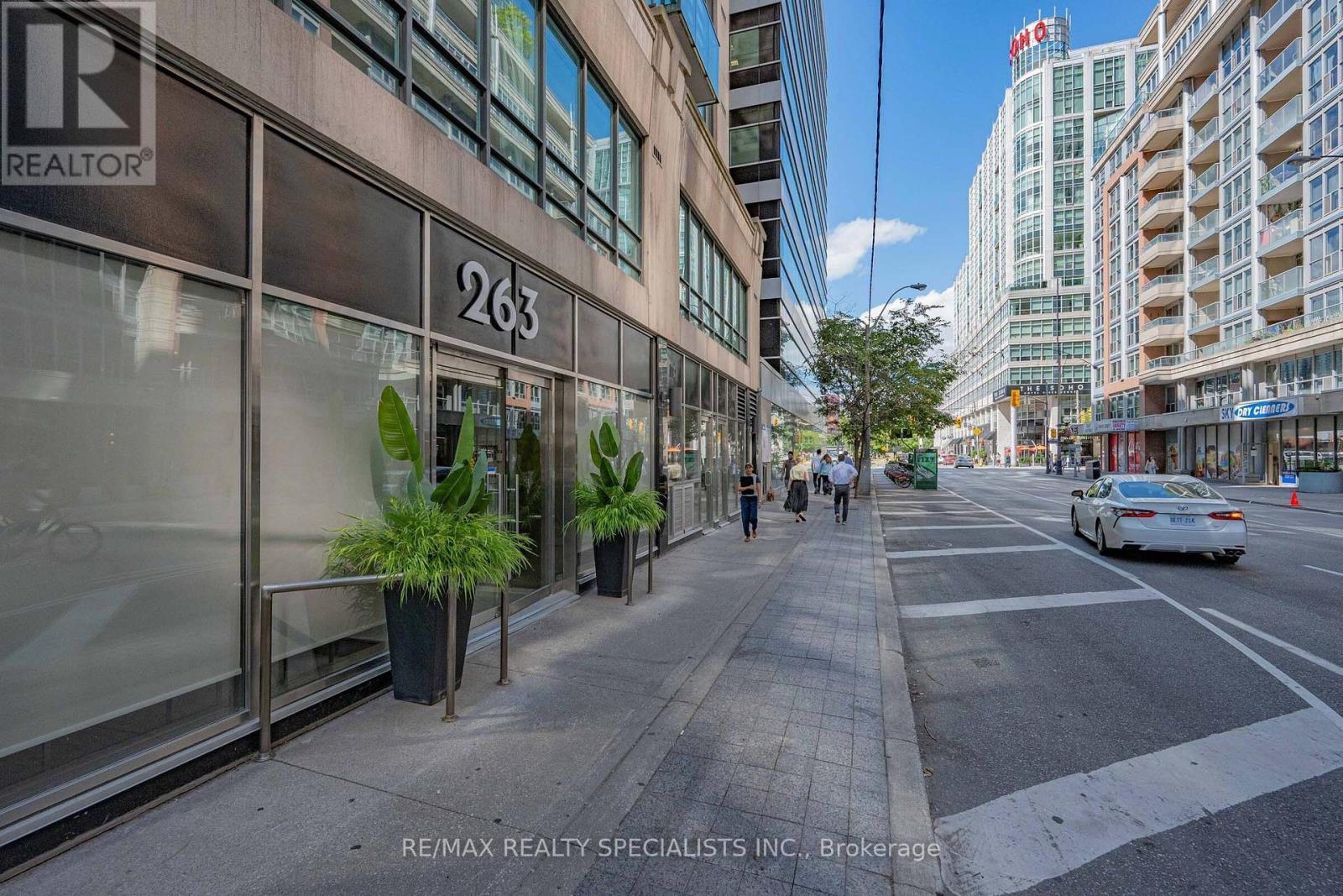 503 - 263 Wellington Street W Property Photo 1