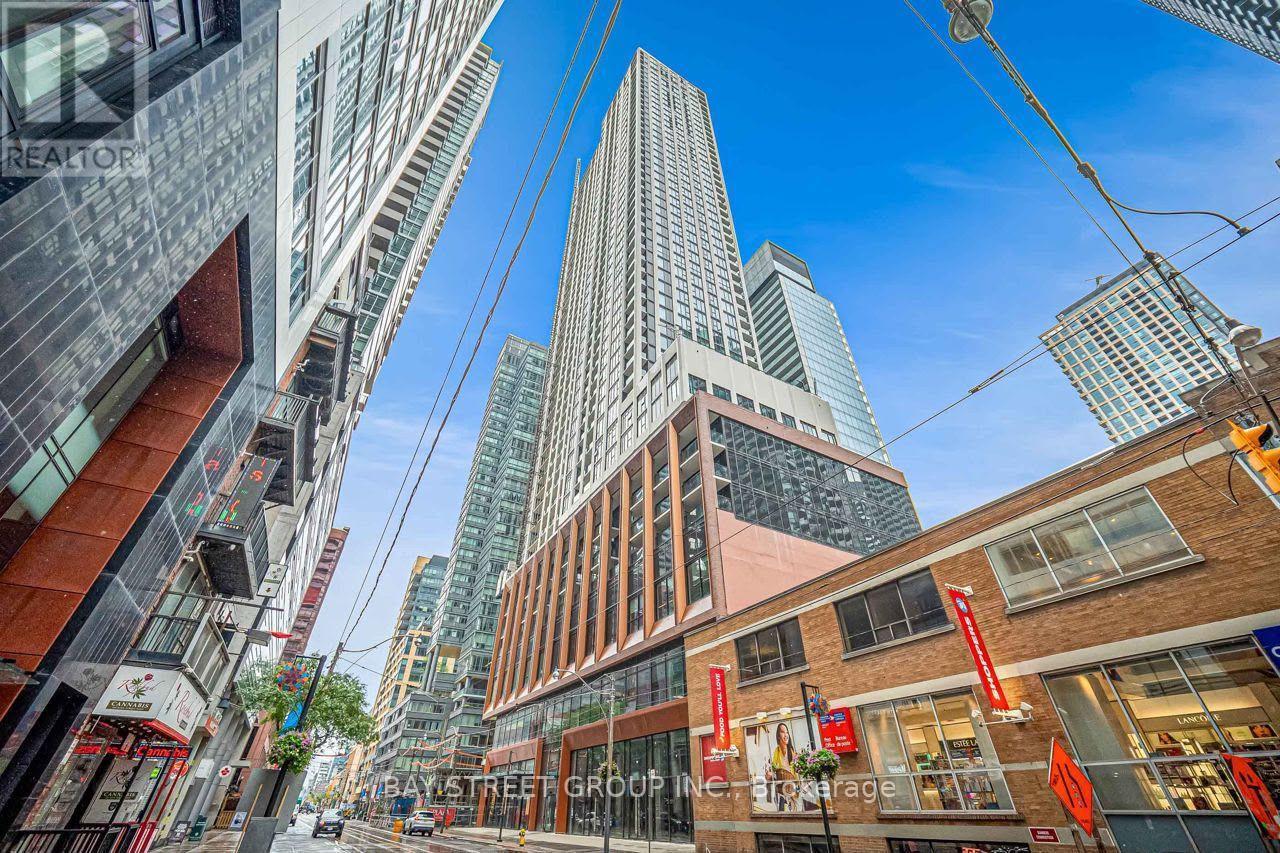 2416 - 400 King Street W Property Photo 1