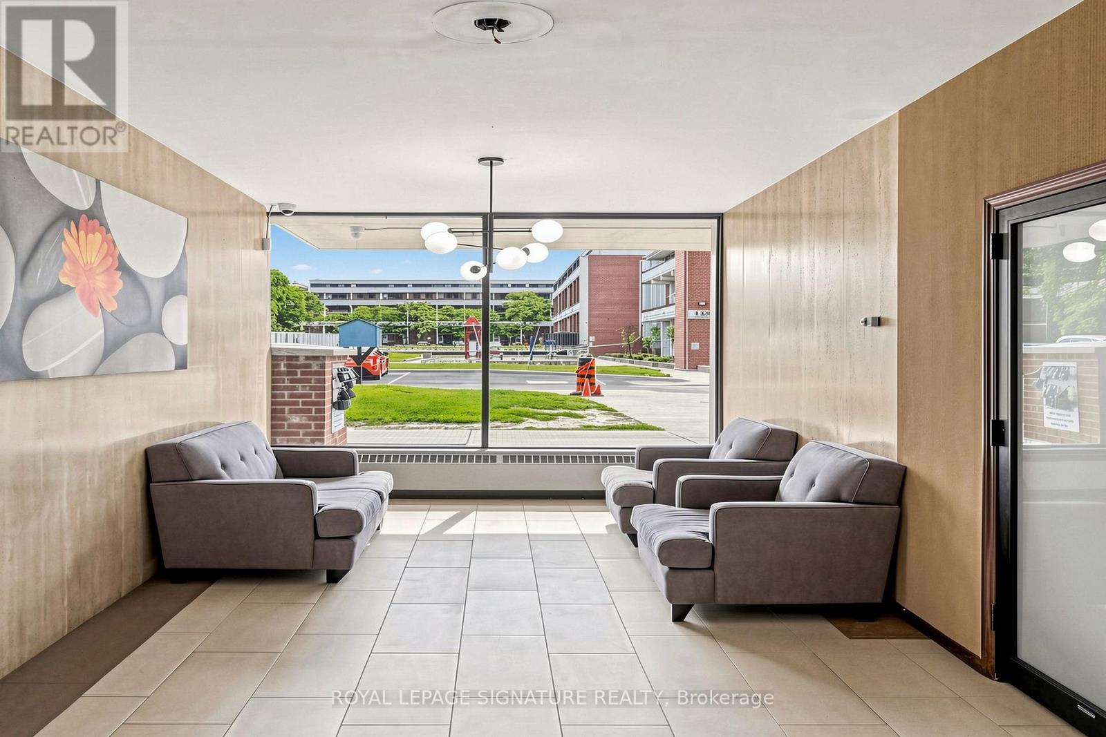 411 - 100 Leeward Glenway Property Photo 2