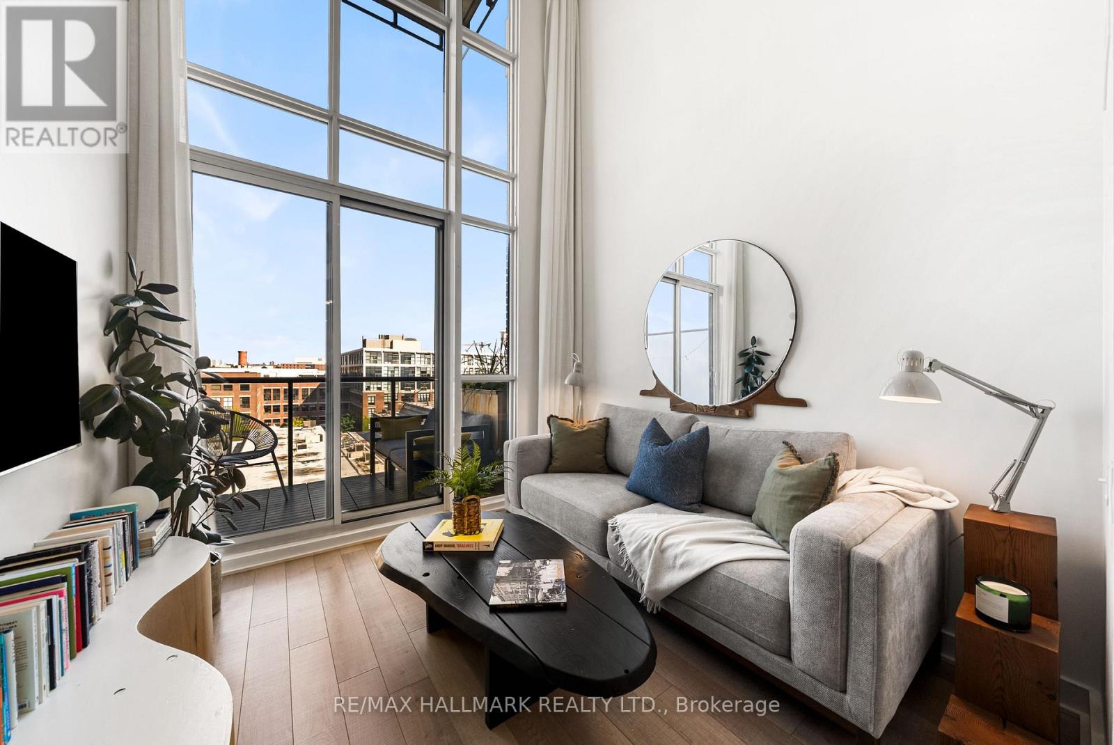 617 - 5 Hanna Avenue Property Photo 1
